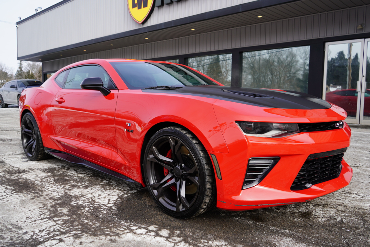 Chevrolet Camaro 2dr Cpe 1SS 2017