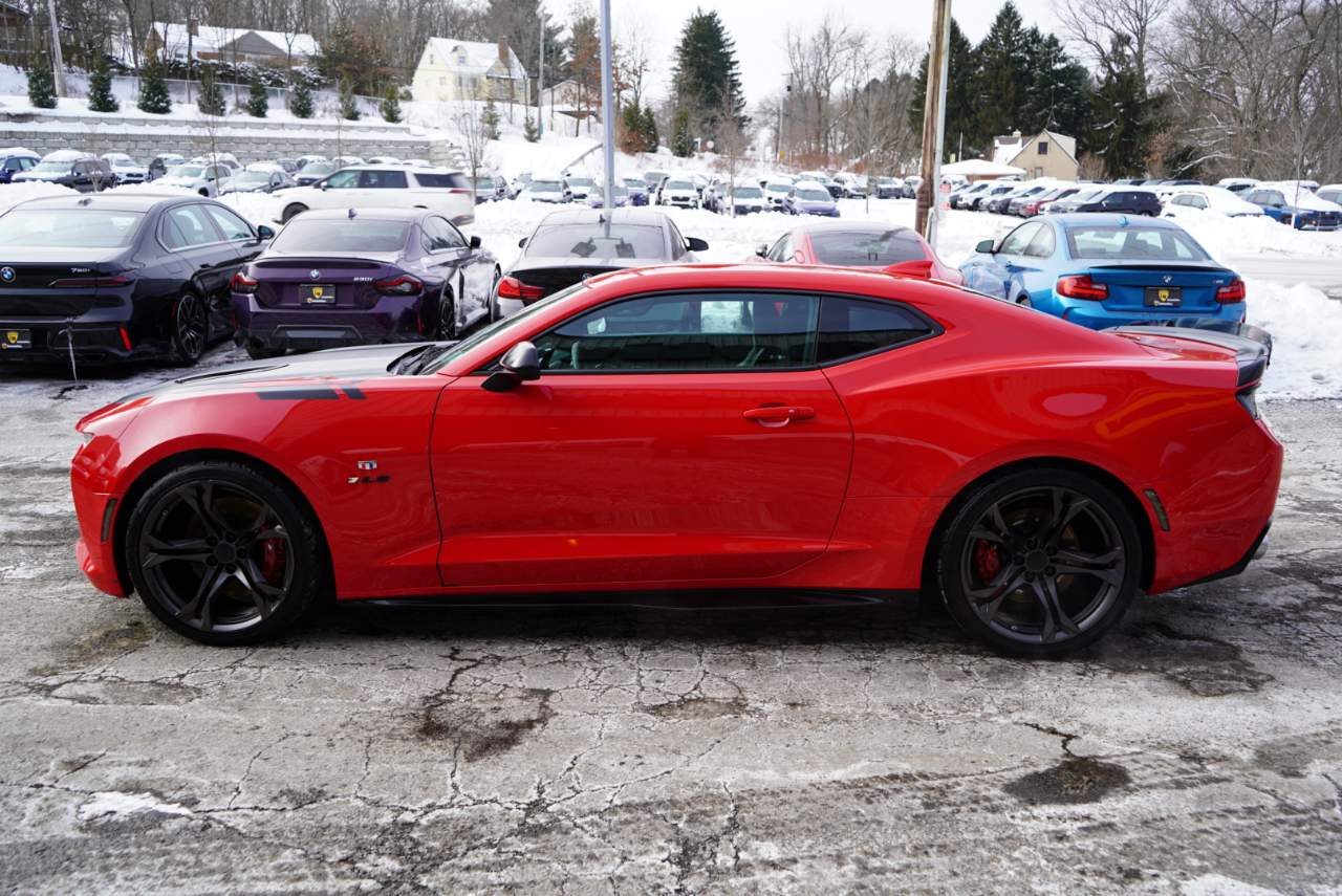 Chevrolet Camaro 2dr Cpe 1SS 2017