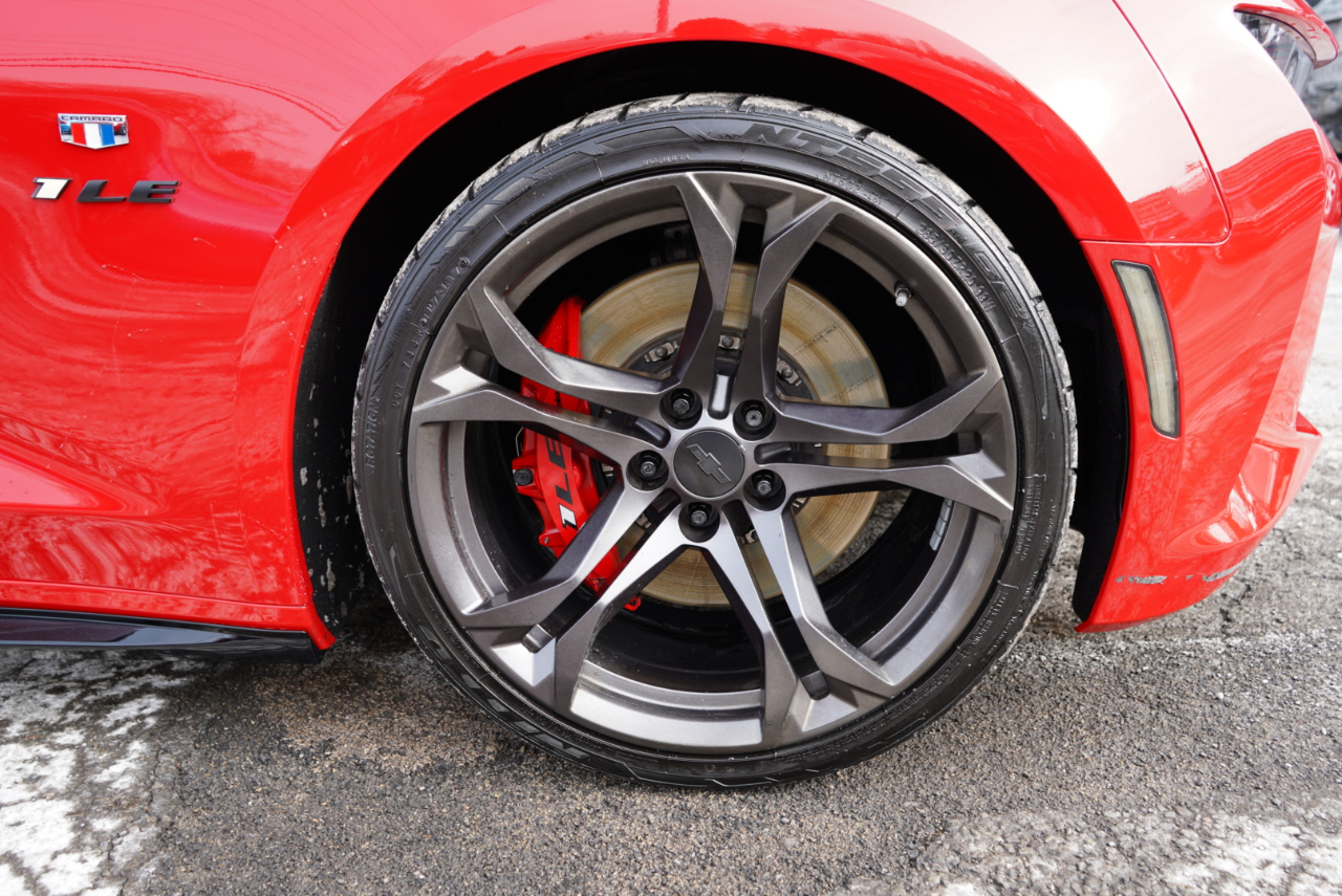 Chevrolet Camaro 2dr Cpe 1SS 2017