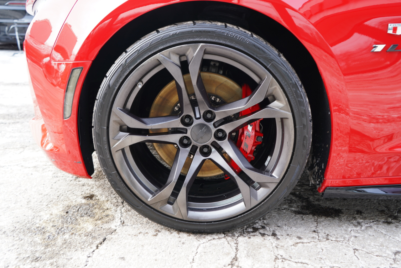 Chevrolet Camaro 2dr Cpe 1SS 2017