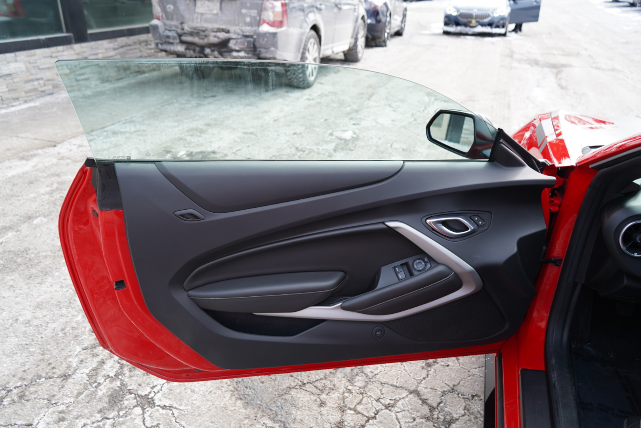 Chevrolet Camaro 2dr Cpe 1SS 2017