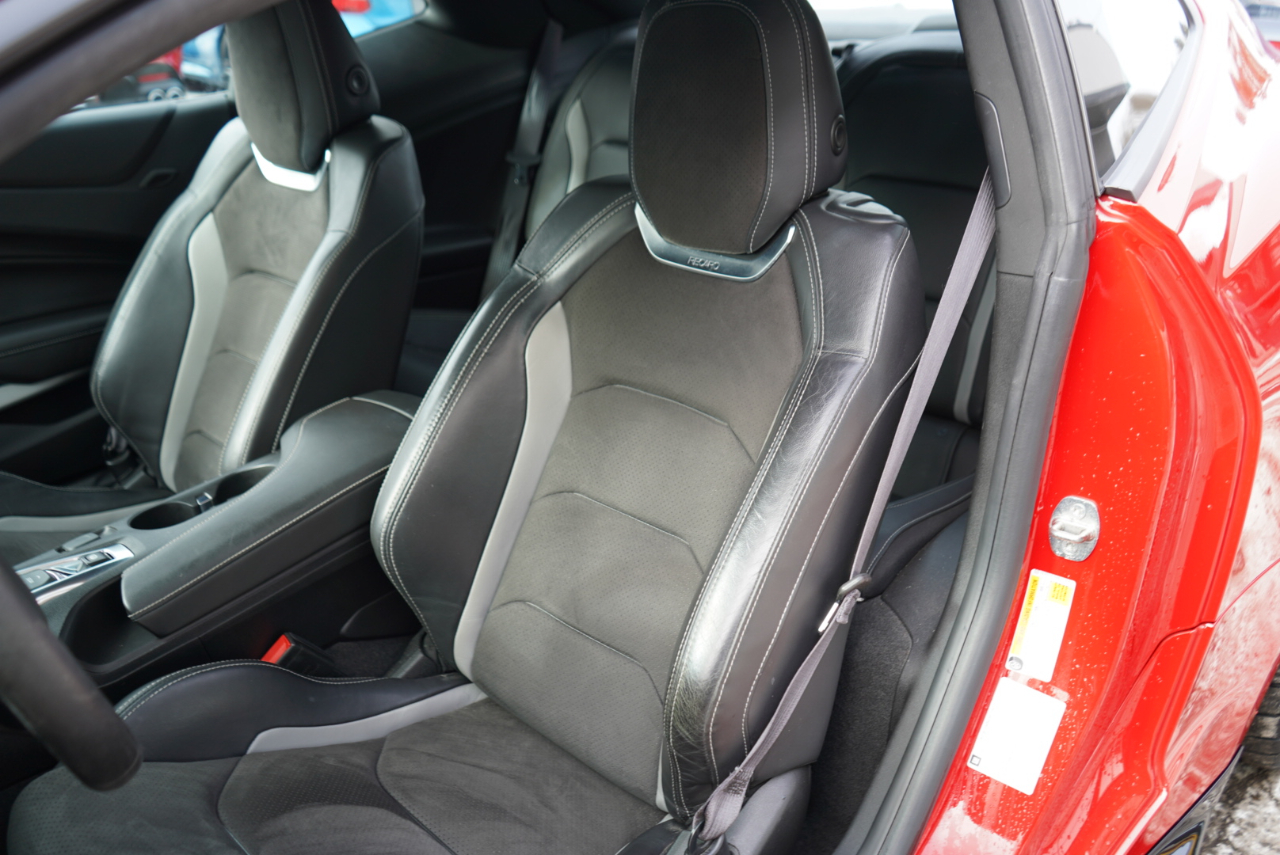 Chevrolet Camaro 2dr Cpe 1SS 2017