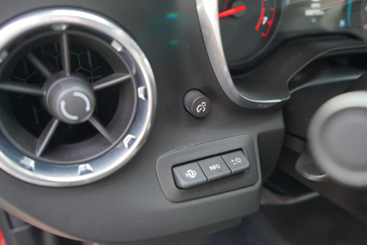 Chevrolet Camaro 2dr Cpe 1SS 2017