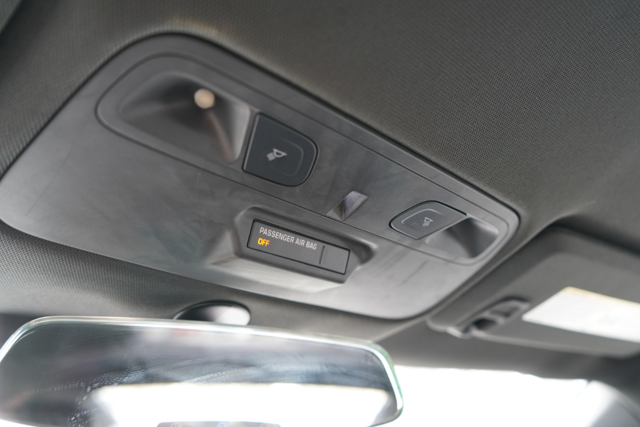 Chevrolet Camaro 2dr Cpe 1SS 2017