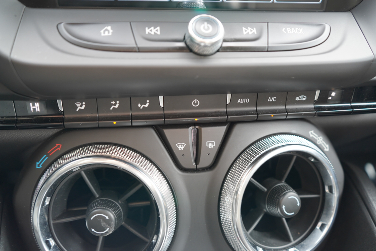 Chevrolet Camaro 2dr Cpe 1SS 2017