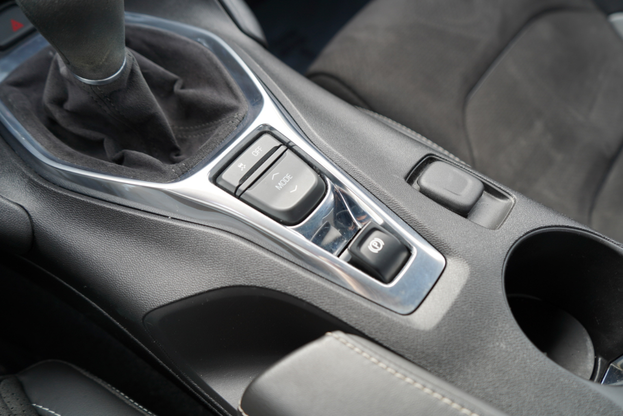 Chevrolet Camaro 2dr Cpe 1SS 2017