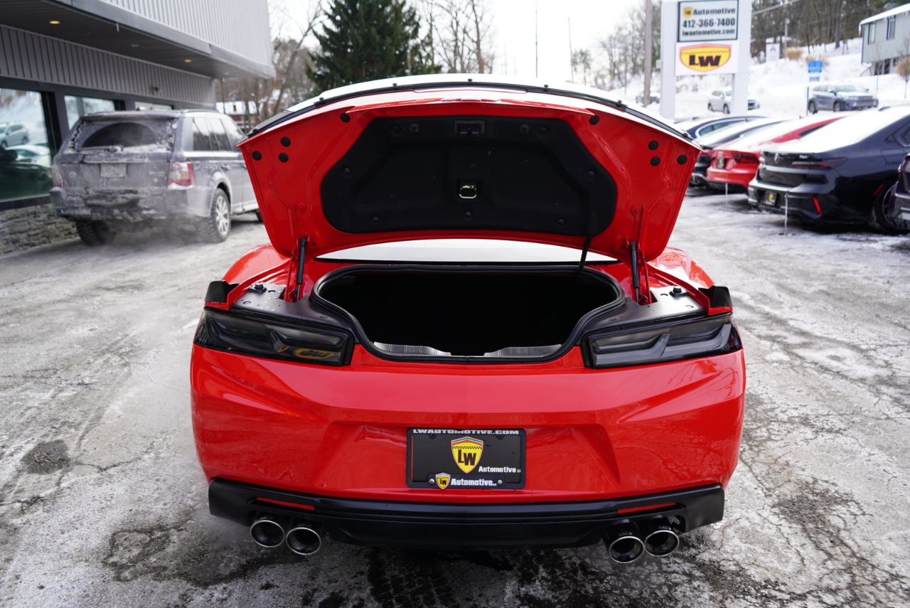 Chevrolet Camaro 2dr Cpe 1SS 2017