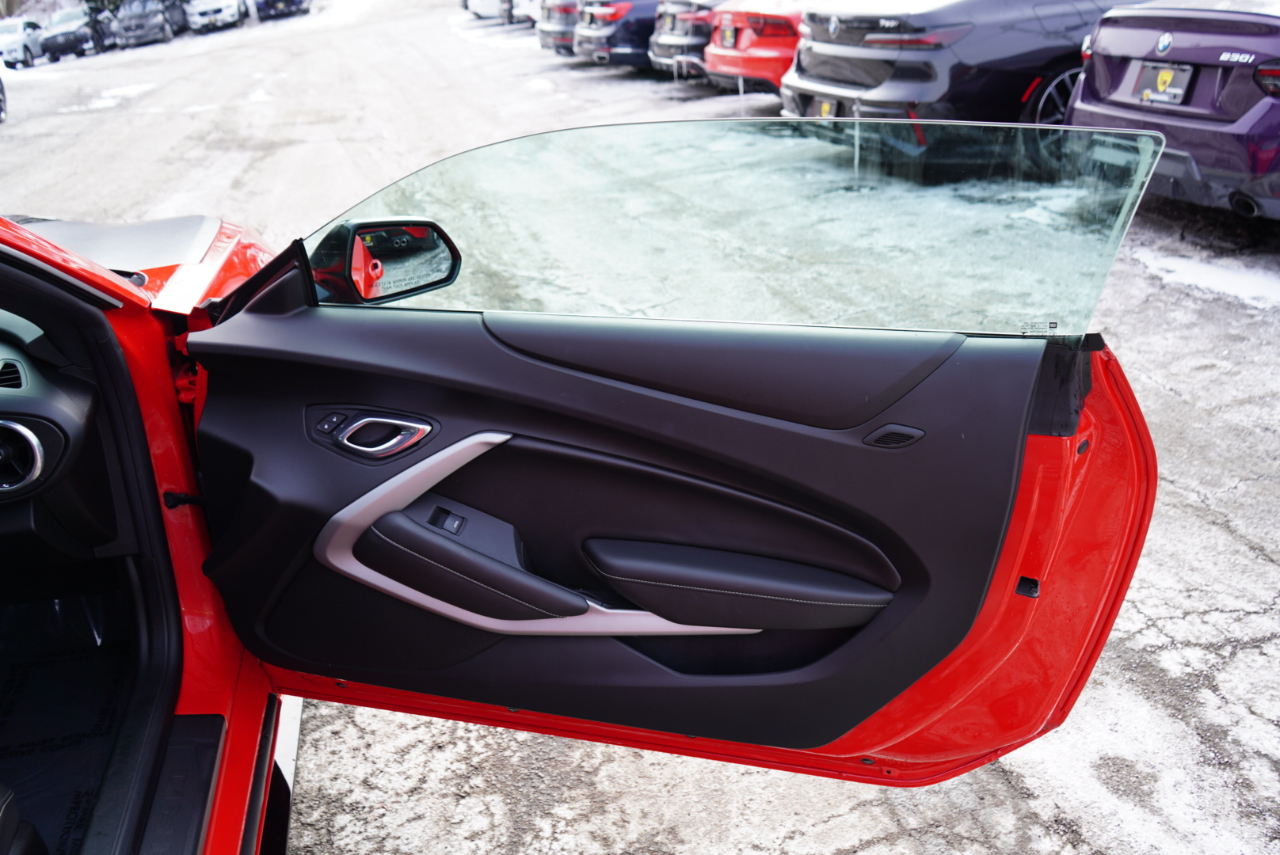 Chevrolet Camaro 2dr Cpe 1SS 2017