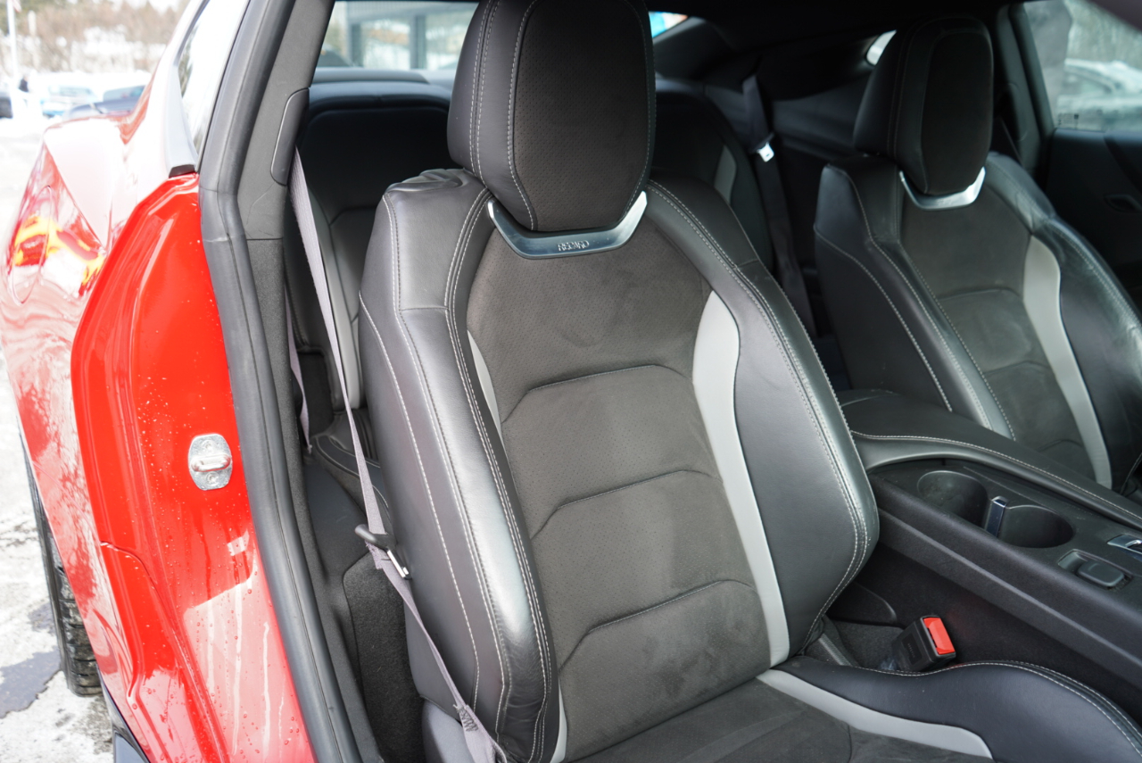 Chevrolet Camaro 2dr Cpe 1SS 2017