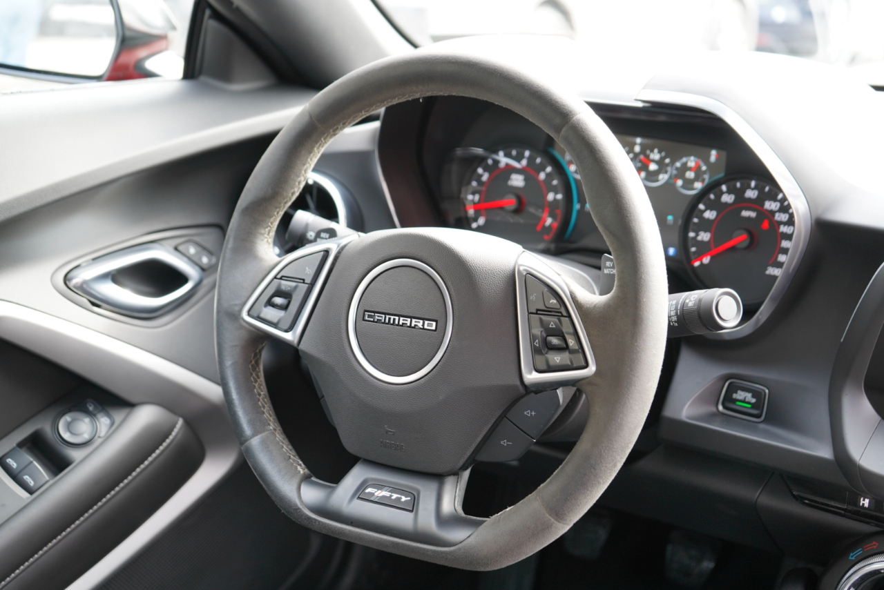 Chevrolet Camaro 2dr Cpe 1SS 2017