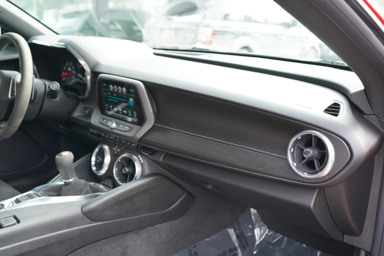 Chevrolet Camaro 2dr Cpe 1SS 2017