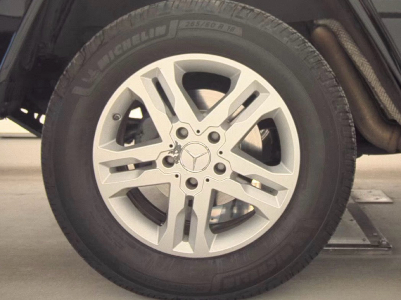 Mercedes-Benz G-Class 4MATIC 4dr G 550 2015