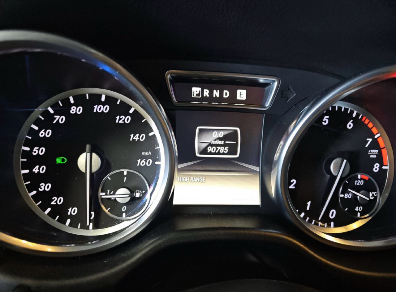 Mercedes-Benz G-Class 4MATIC 4dr G 550 2015