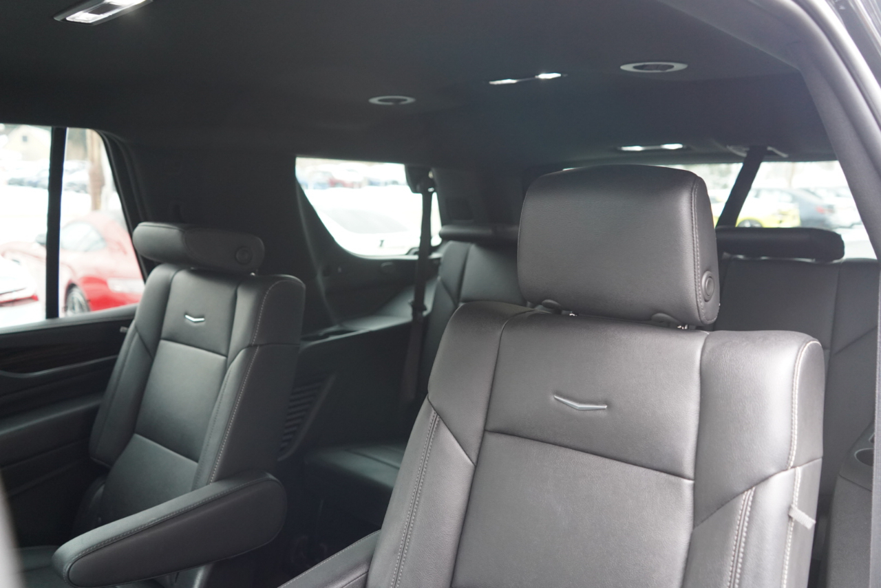 Cadillac Escalade 4WD 4dr Luxury 2022