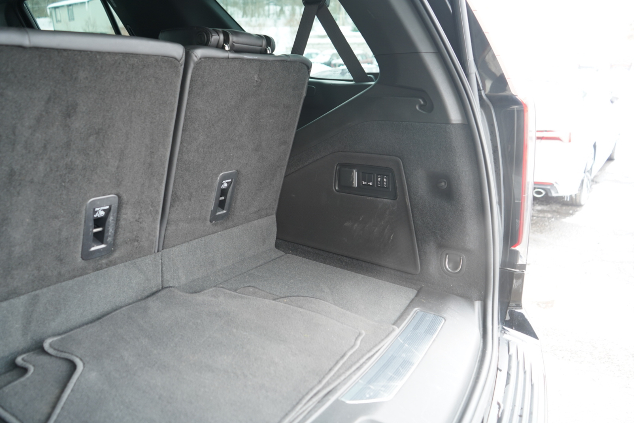 Cadillac Escalade 4WD 4dr Luxury 2022