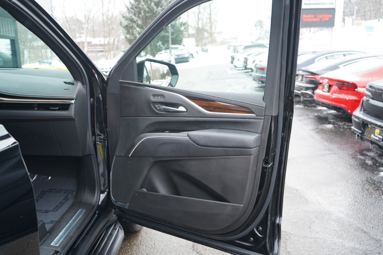 Cadillac Escalade 4WD 4dr Luxury 2022