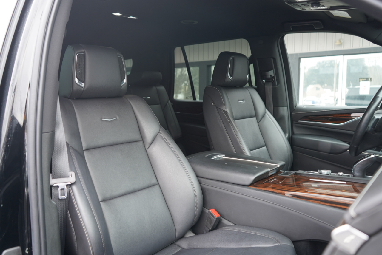Cadillac Escalade 4WD 4dr Luxury 2022