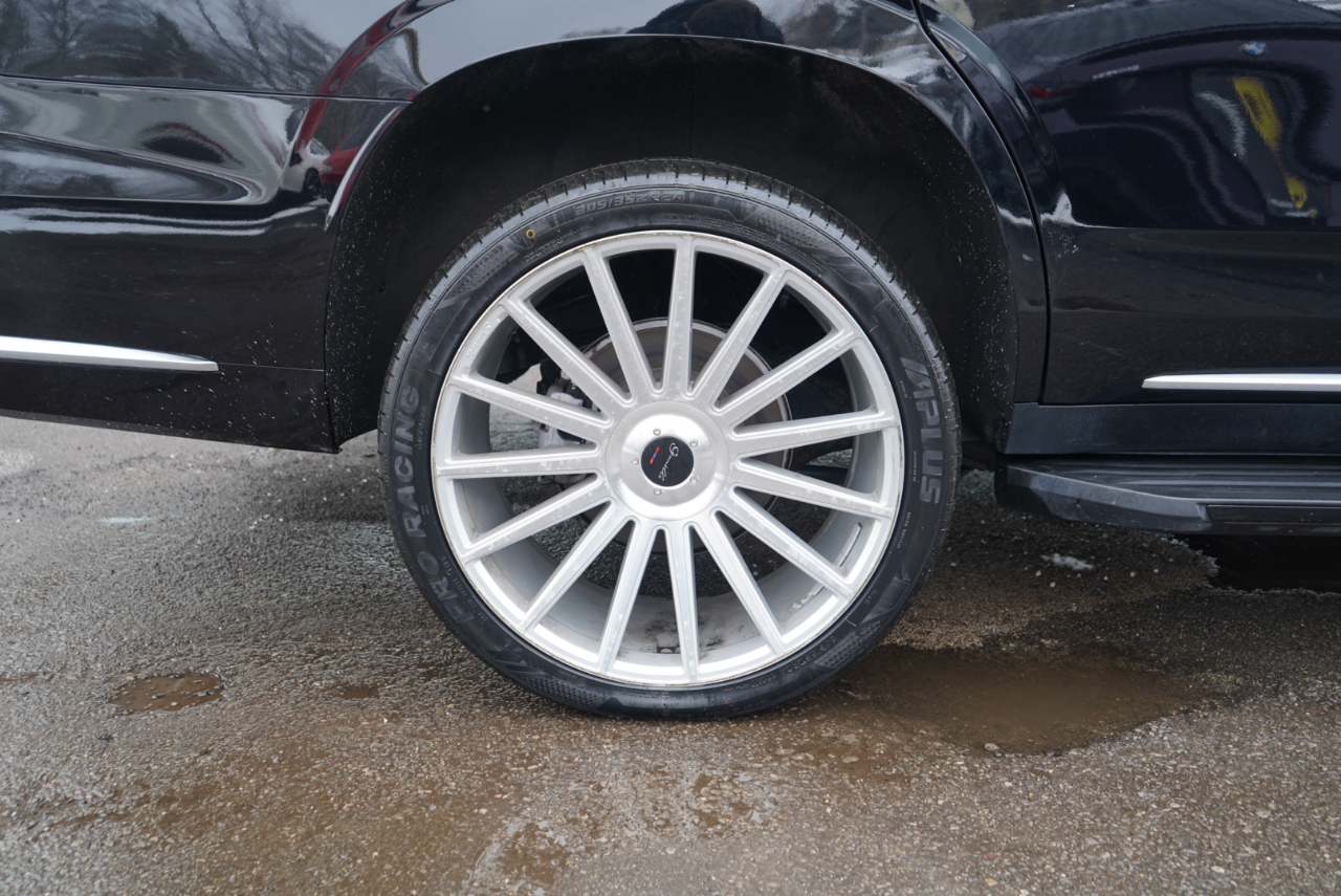 Cadillac Escalade 4WD 4dr Luxury 2022