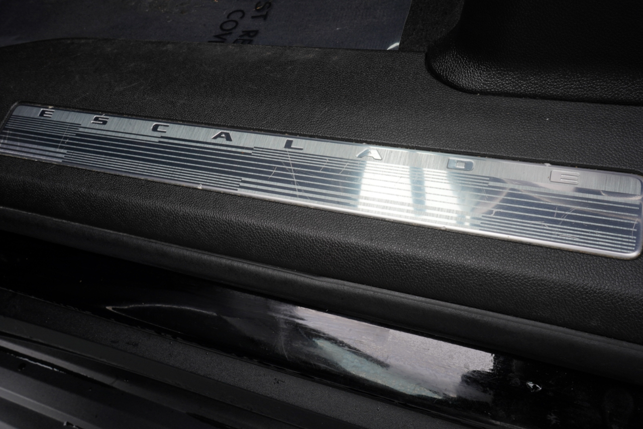 Cadillac Escalade 4WD 4dr Luxury 2022