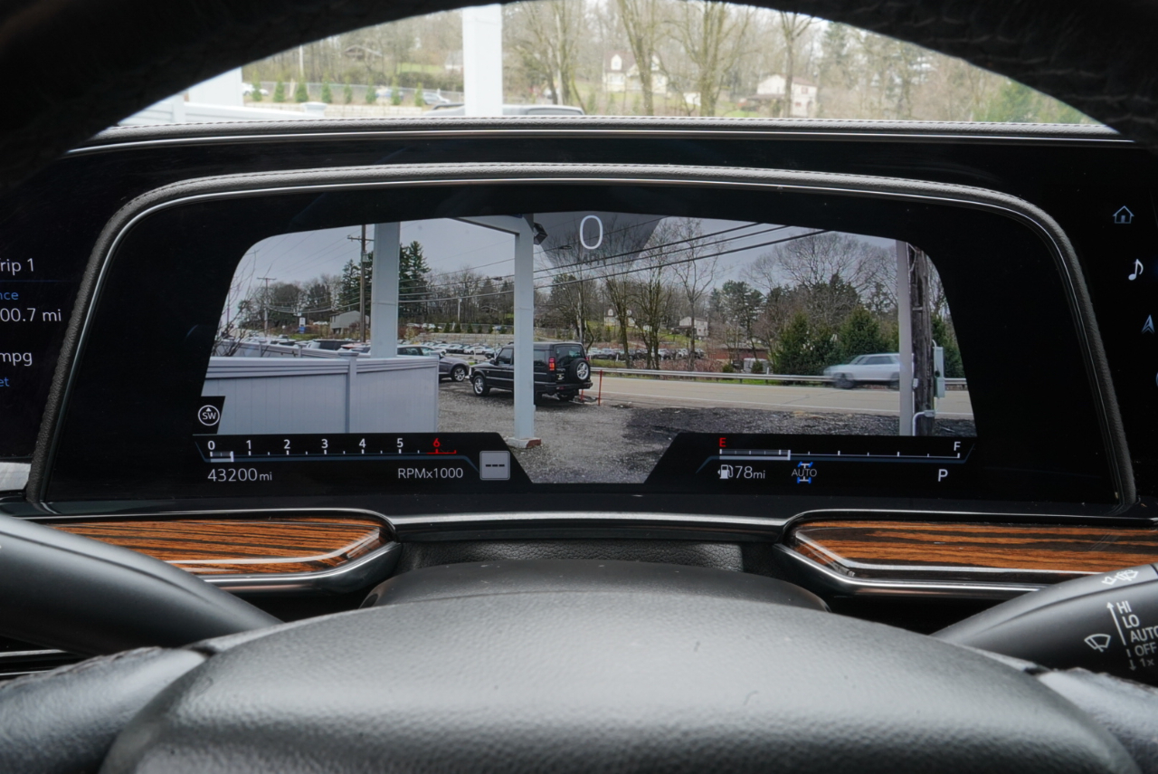 Cadillac Escalade 4WD 4dr Luxury 2022