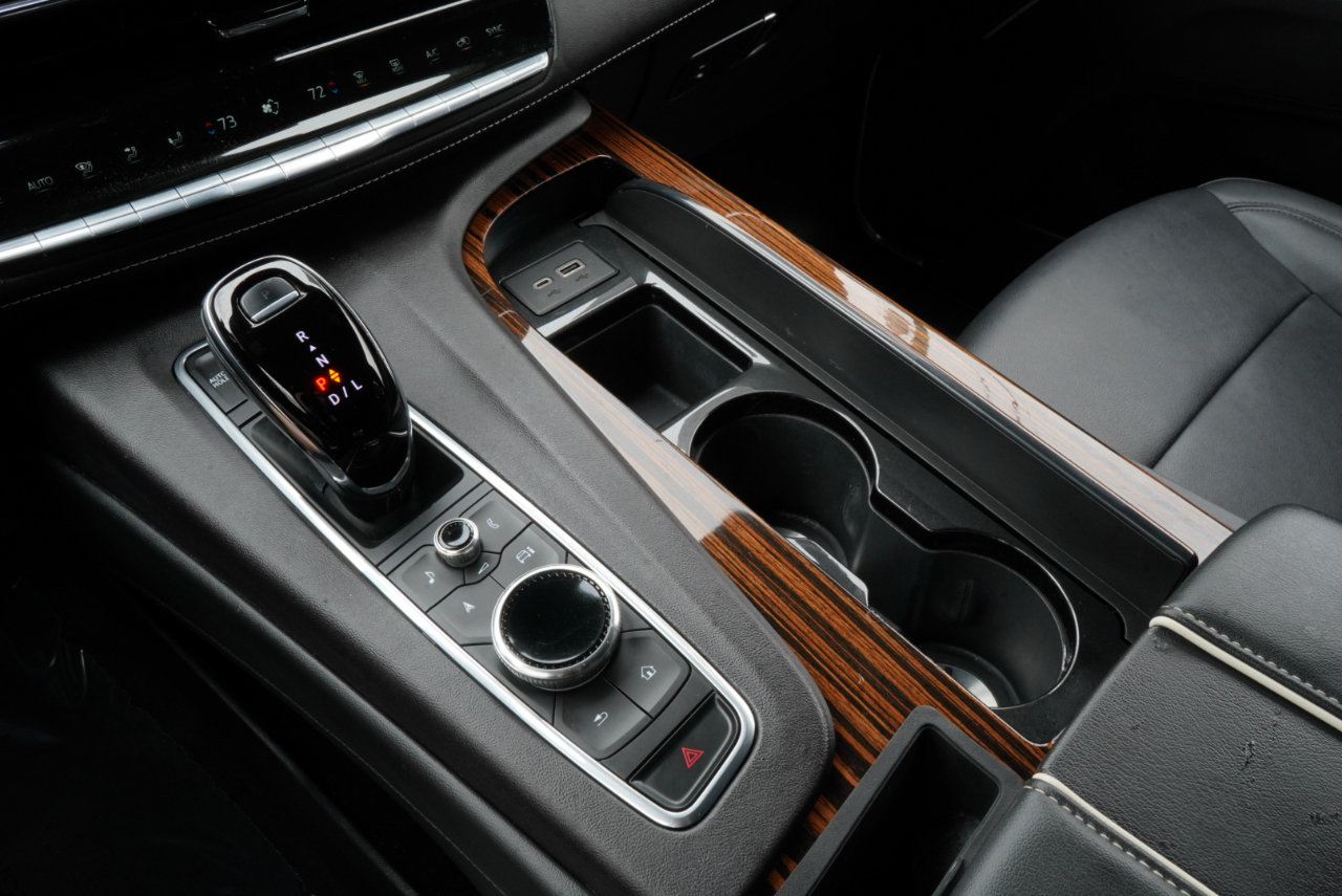 Cadillac Escalade 4WD 4dr Luxury 2022