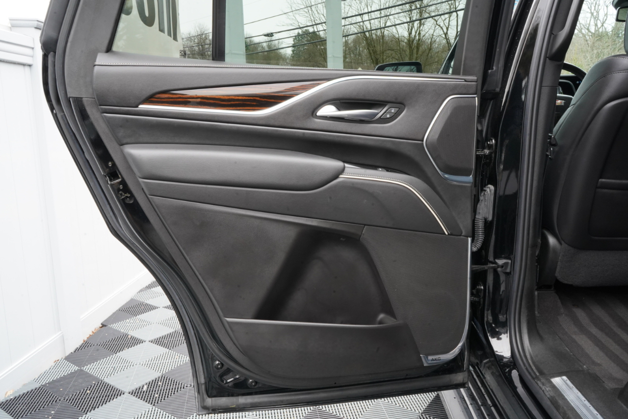 Cadillac Escalade 4WD 4dr Luxury 2022