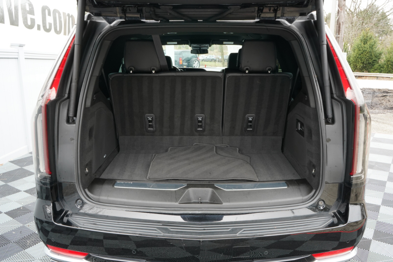 Cadillac Escalade 4WD 4dr Luxury 2022