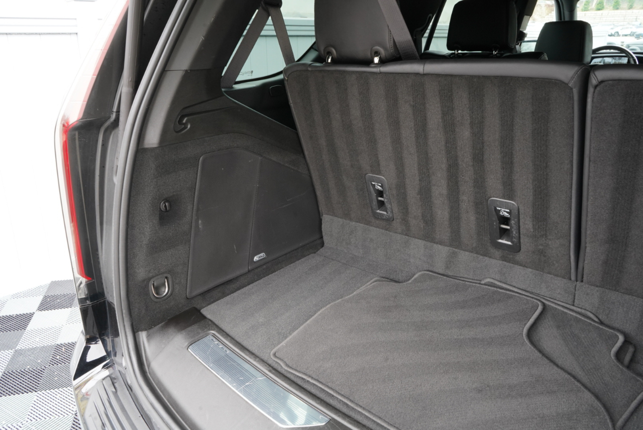 Cadillac Escalade 4WD 4dr Luxury 2022