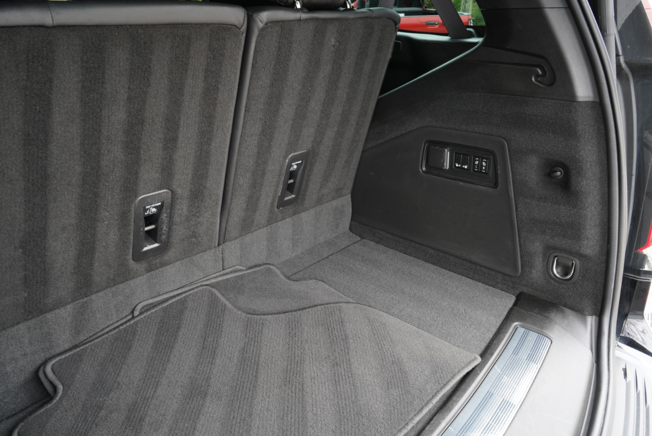 Cadillac Escalade 4WD 4dr Luxury 2022