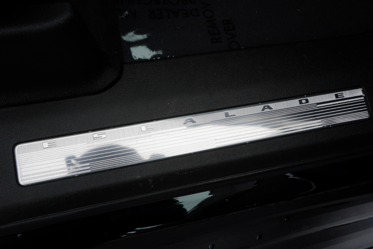 Cadillac Escalade 4WD 4dr Luxury 2022