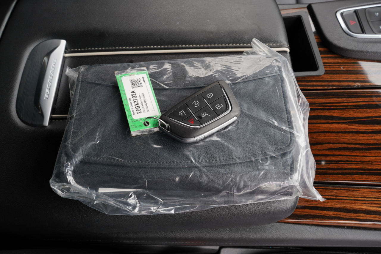 Cadillac Escalade 4WD 4dr Luxury 2022