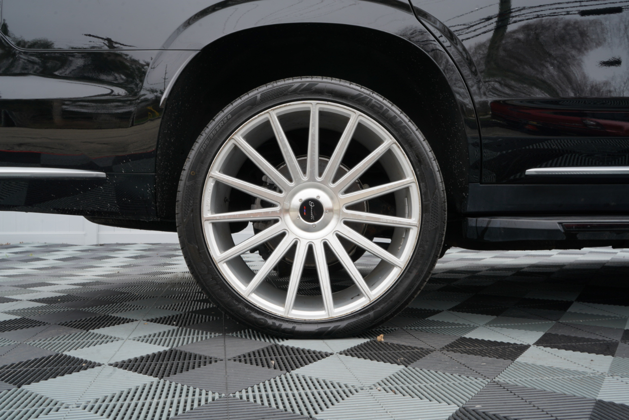 Cadillac Escalade 4WD 4dr Luxury 2022