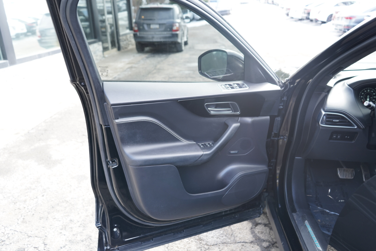 Jaguar F-Pace 25t R-Sport AWD 2019