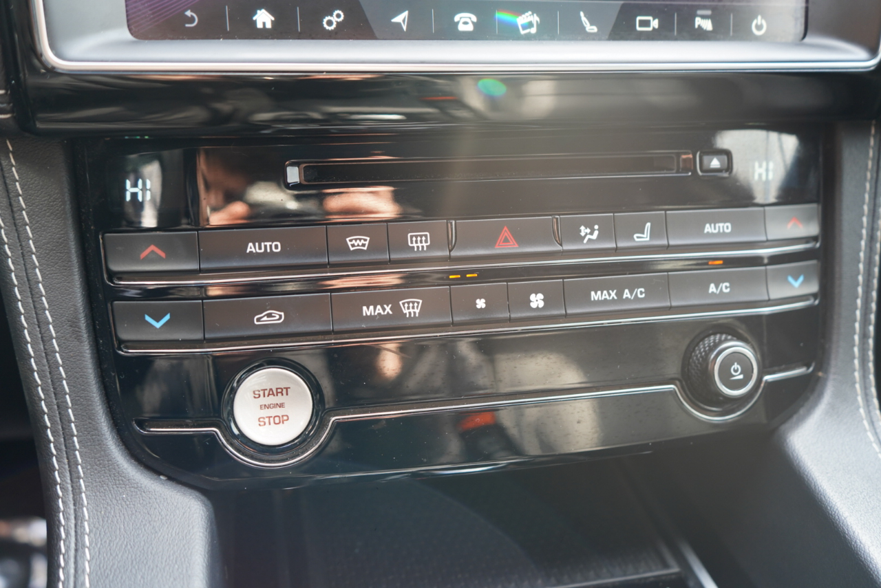 Jaguar F-Pace 25t R-Sport AWD 2019