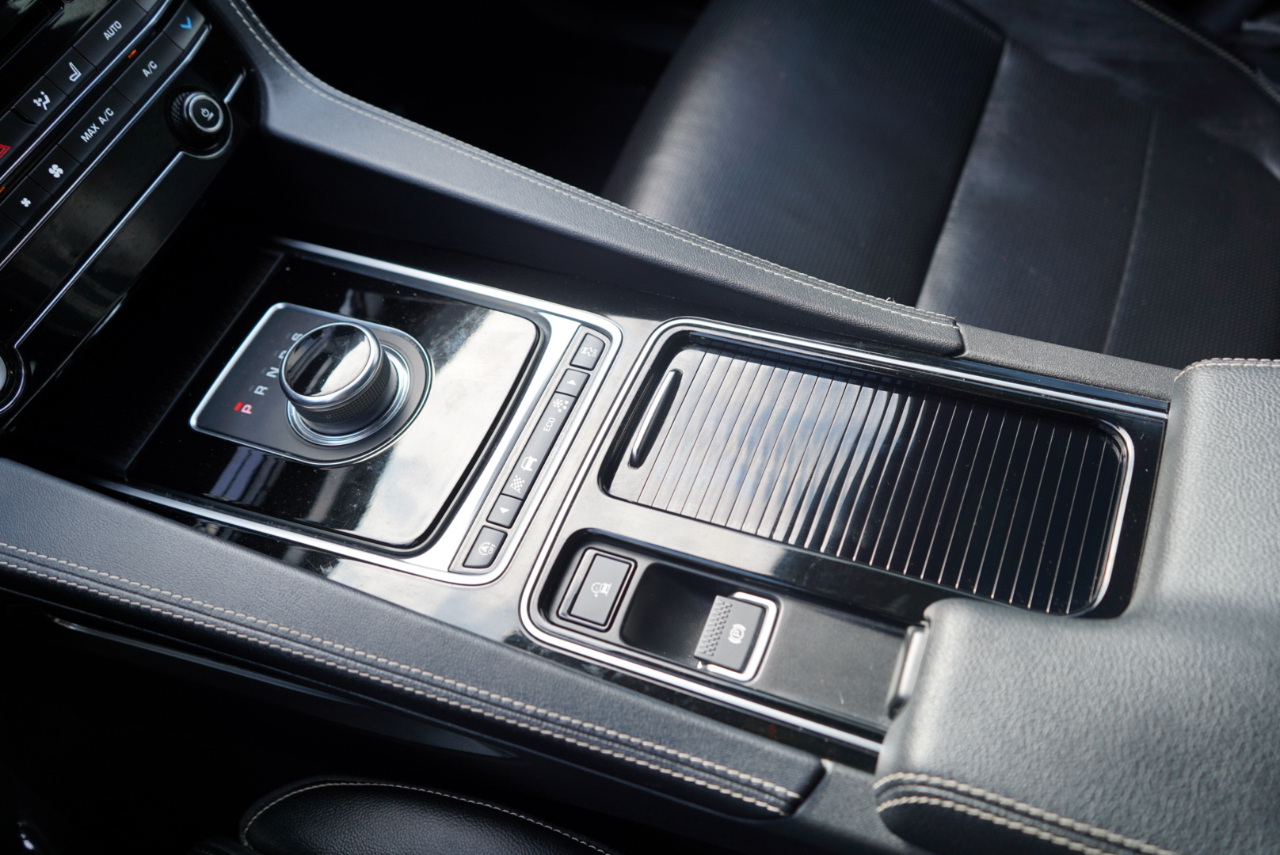 Jaguar F-Pace 25t R-Sport AWD 2019