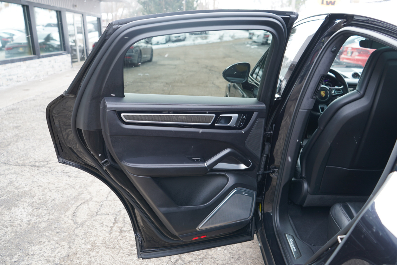 Porsche Cayenne Turbo Coupe AWD 2021