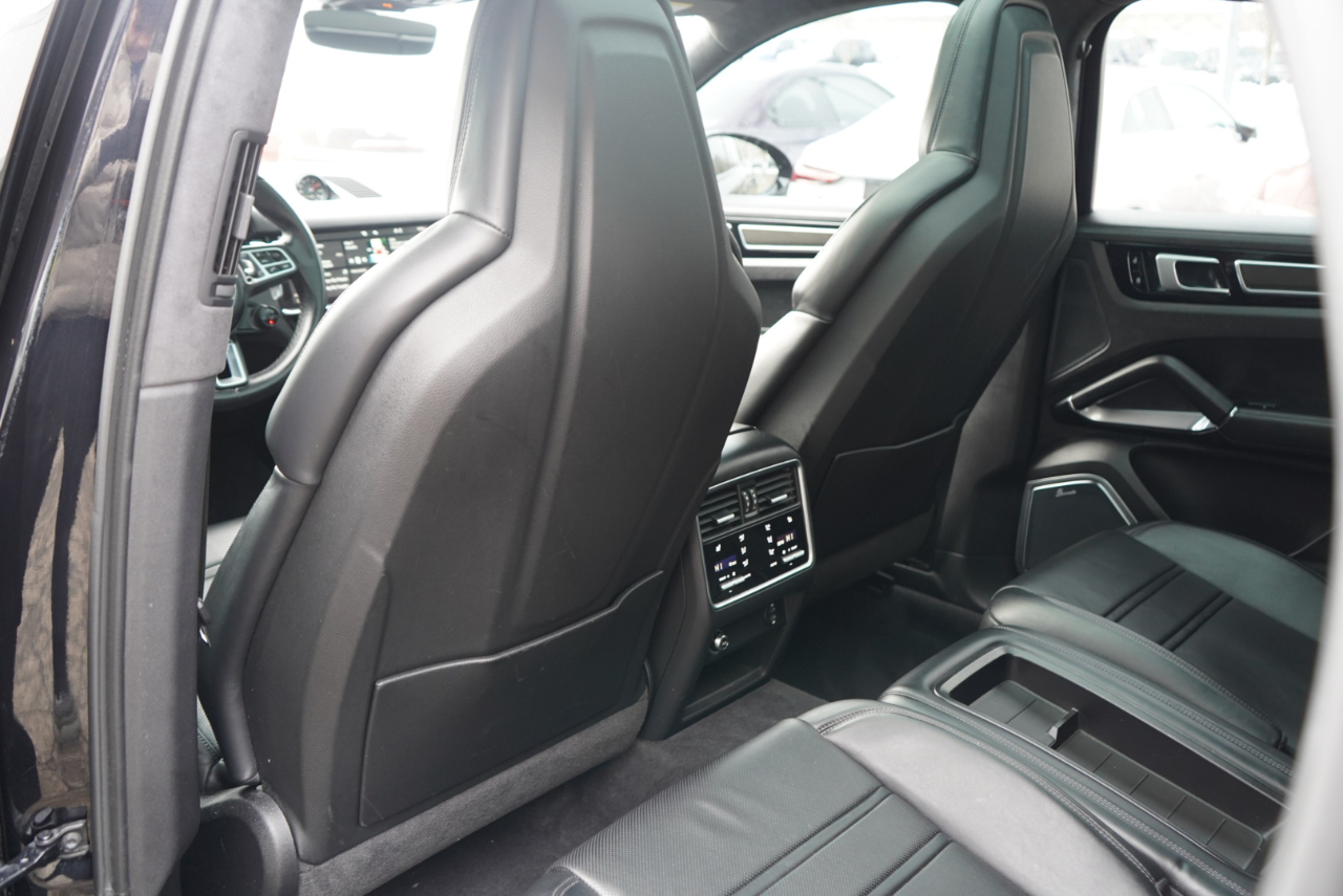 Porsche Cayenne Turbo Coupe AWD 2021