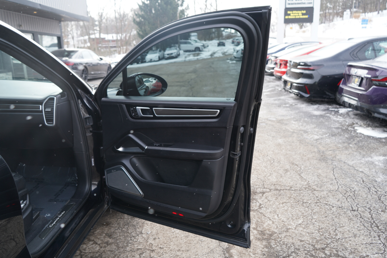 Porsche Cayenne Turbo Coupe AWD 2021