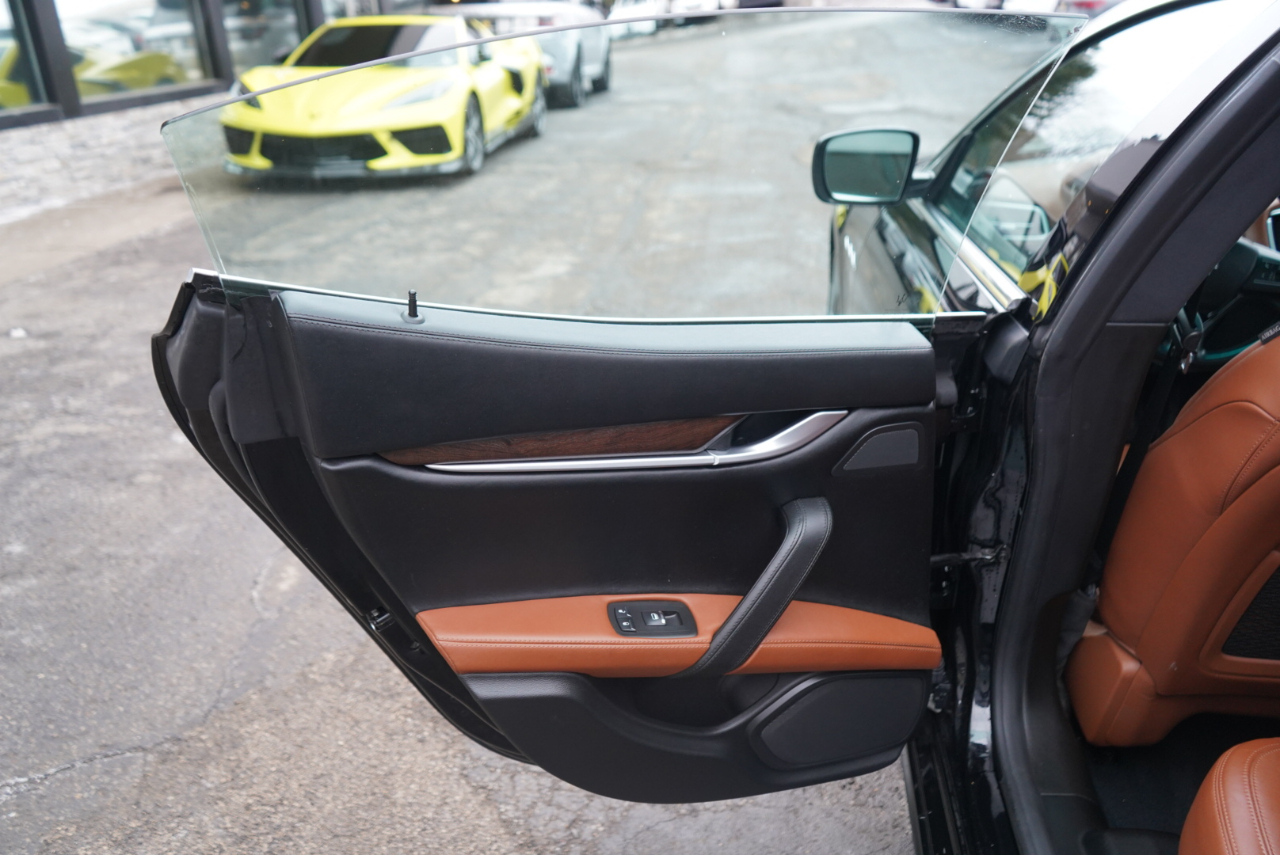 Maserati Ghibli 4dr Sdn S Q4 2016