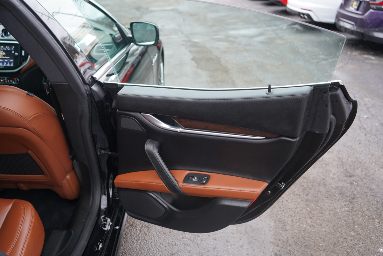 Maserati Ghibli 4dr Sdn S Q4 2016