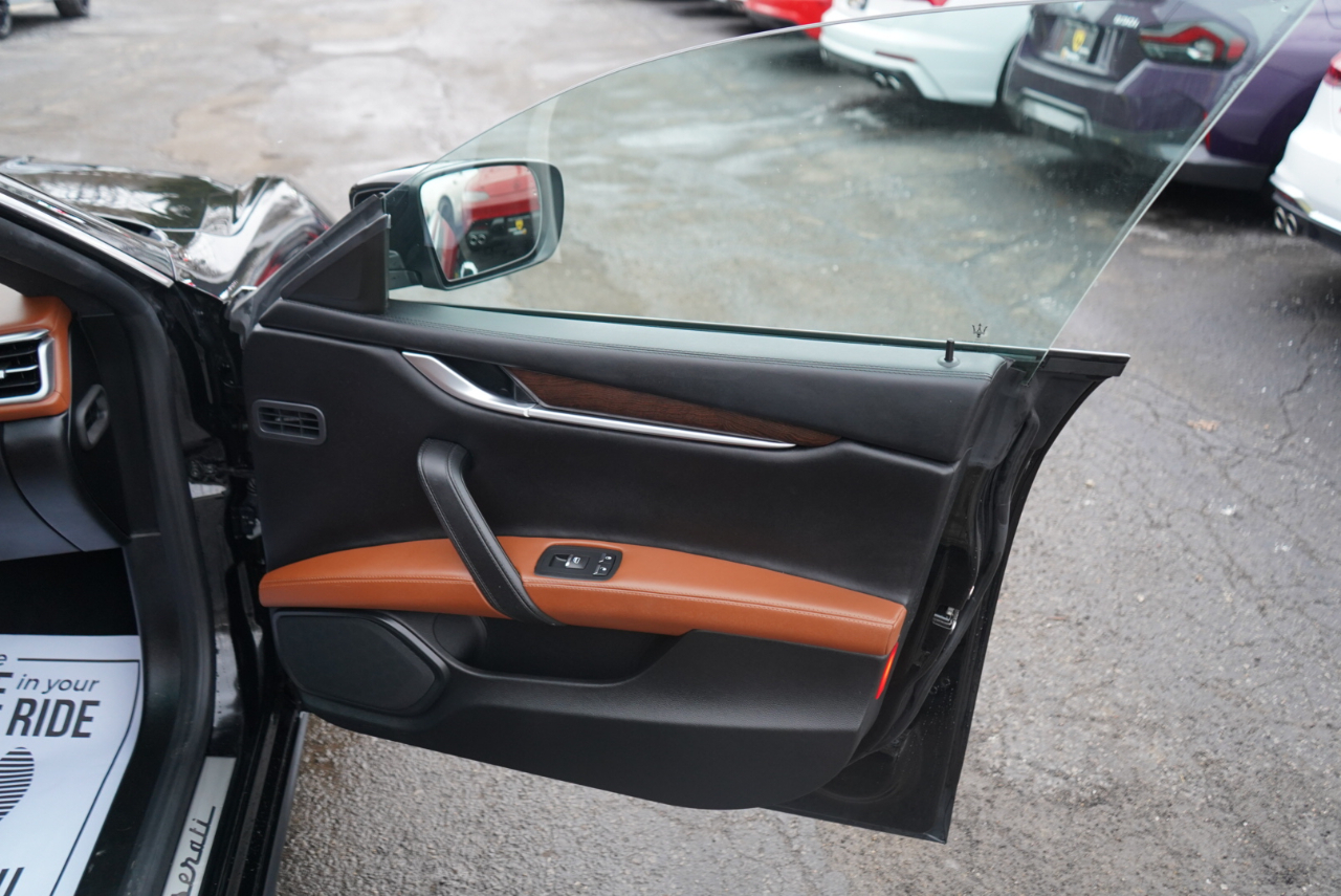 Maserati Ghibli 4dr Sdn S Q4 2016