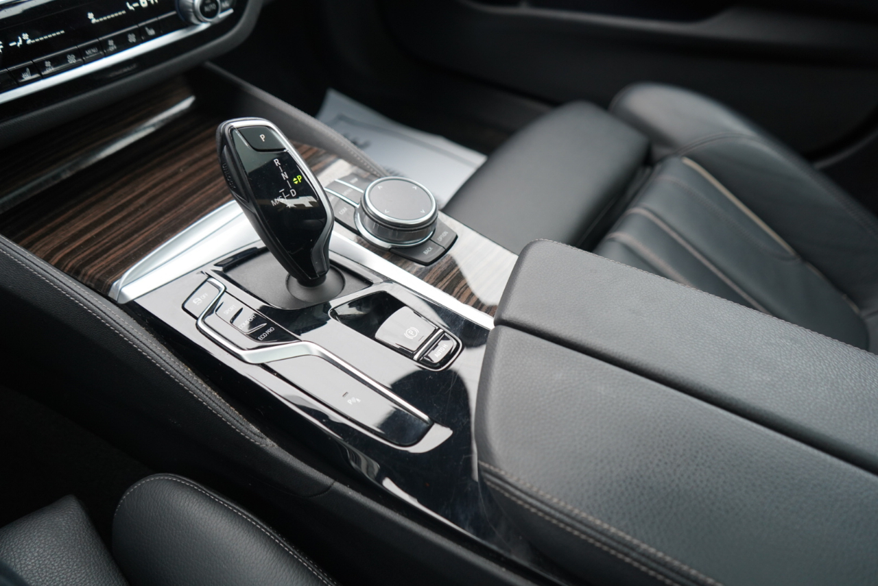 BMW 5 Series 540i xDrive Sedan 2023