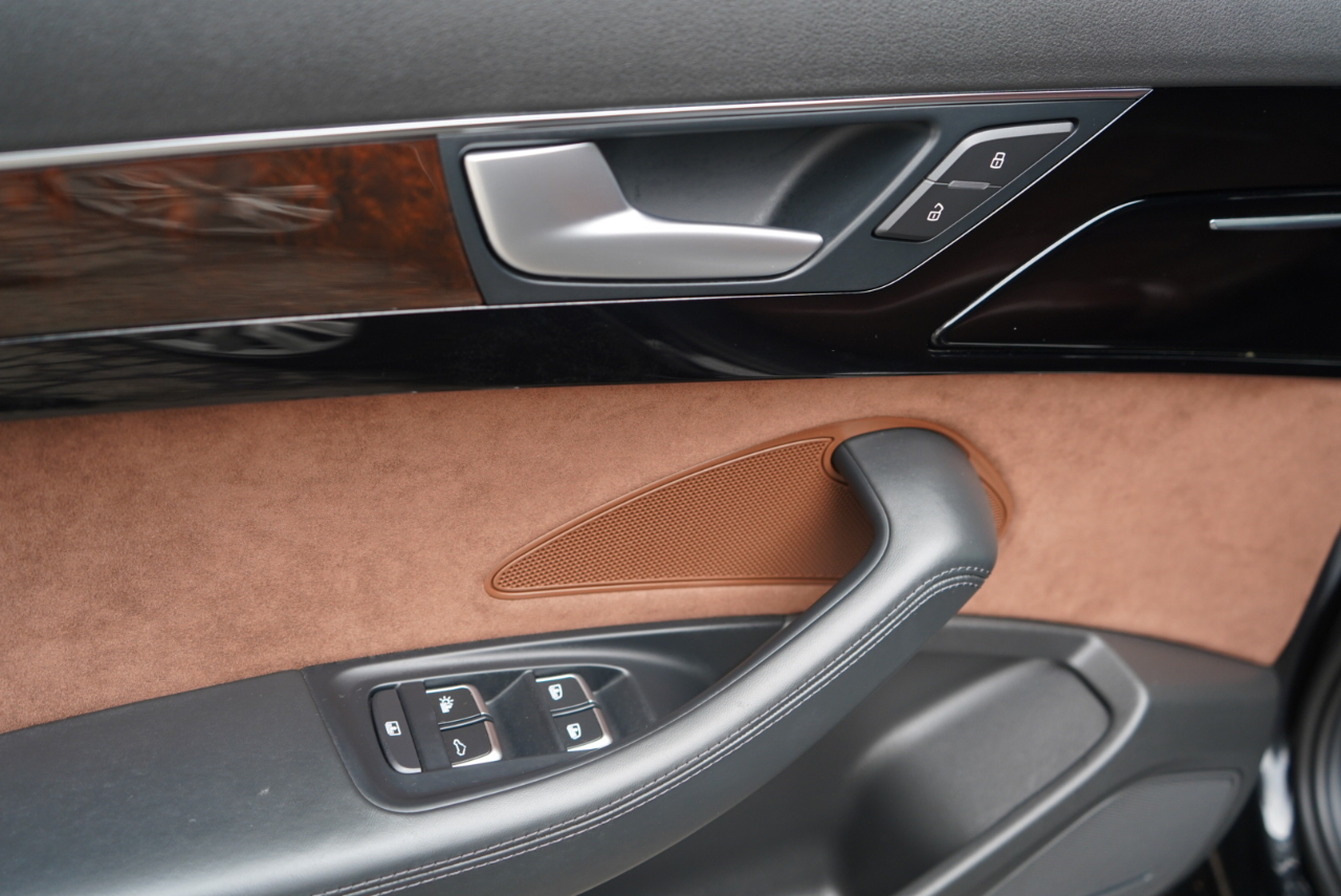 Audi A8 L 4dr Sdn 4.0T Sport 2016