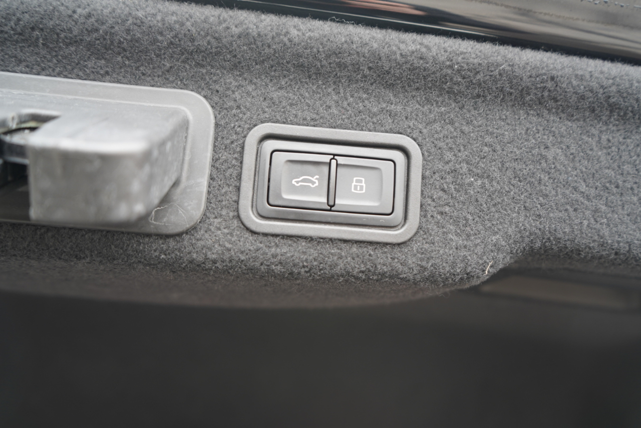 Audi A8 L 4dr Sdn 4.0T Sport 2016