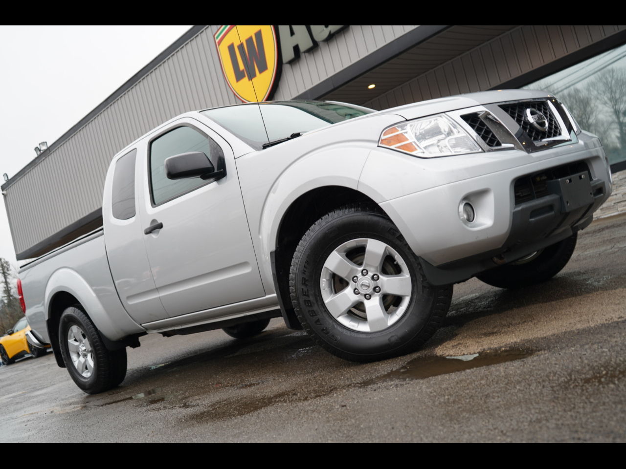 Nissan Frontier 4WD King Cab Auto SV 2013