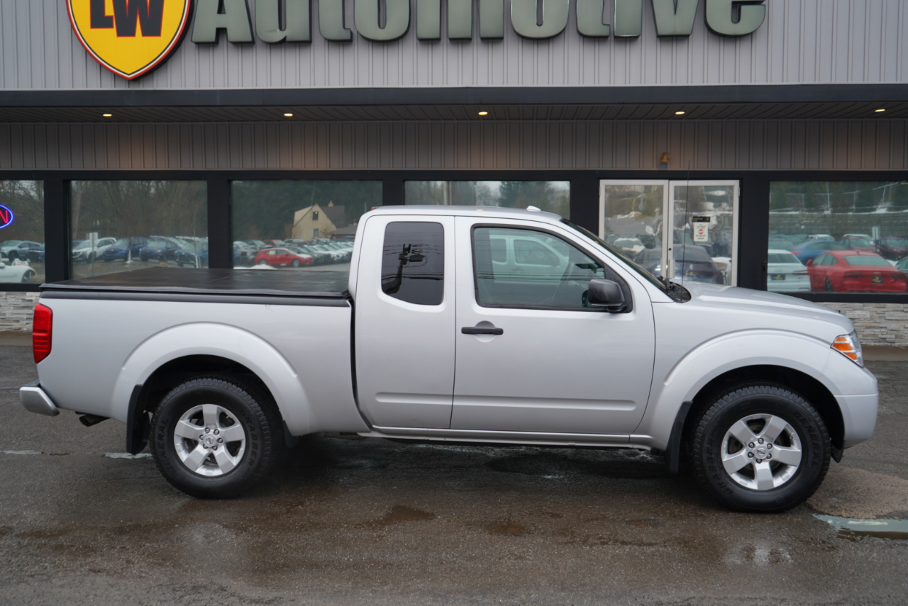 Nissan Frontier 4WD King Cab Auto SV 2013