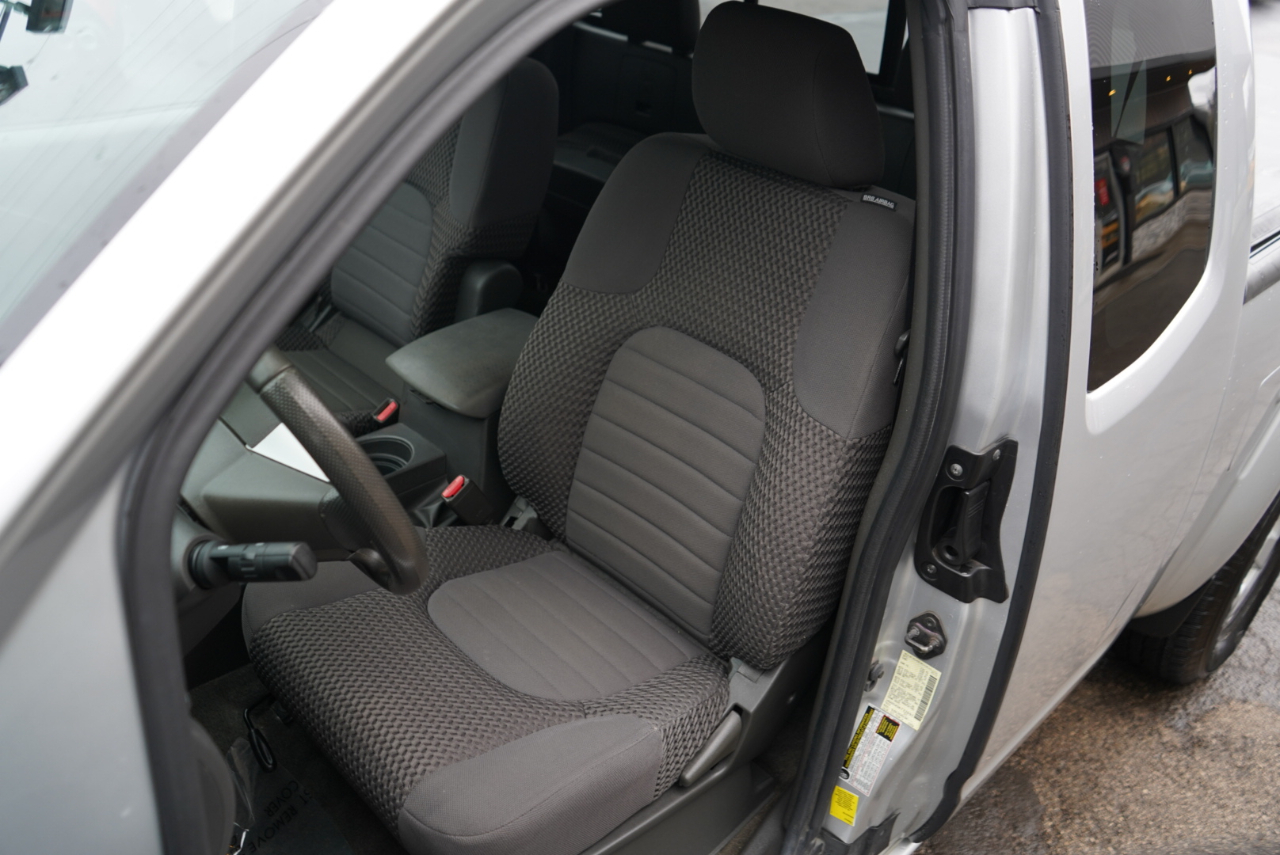 Nissan Frontier 4WD King Cab Auto SV 2013