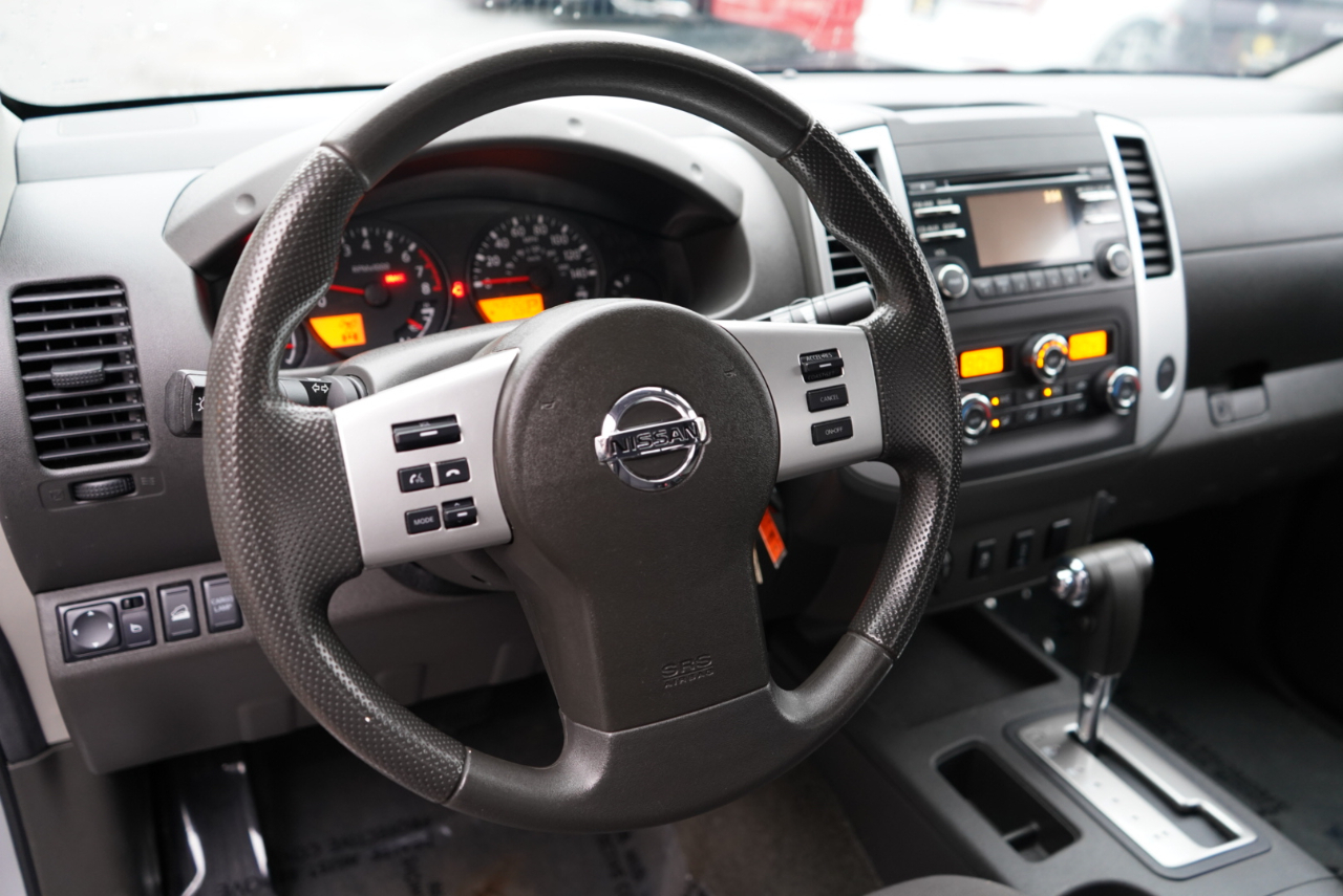 Nissan Frontier 4WD King Cab Auto SV 2013