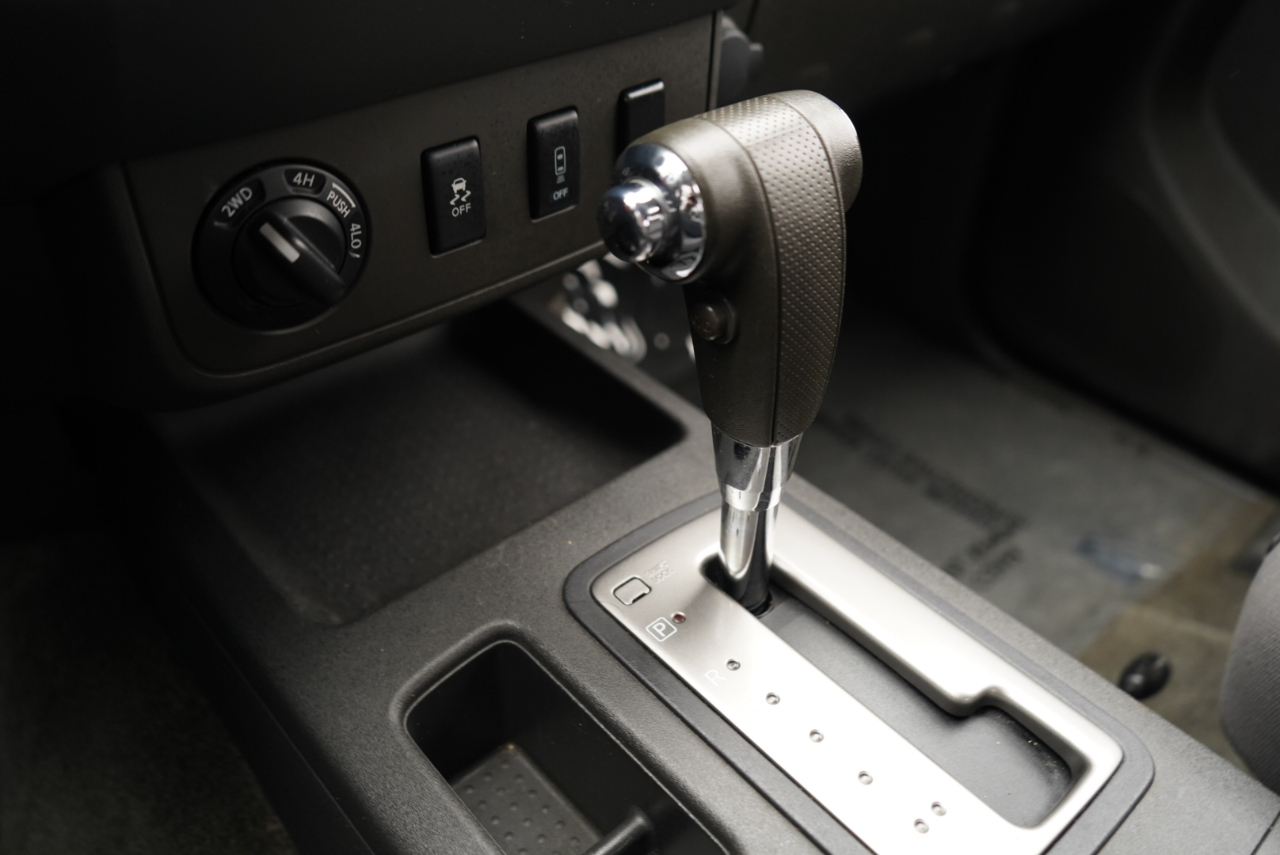 Nissan Frontier 4WD King Cab Auto SV 2013