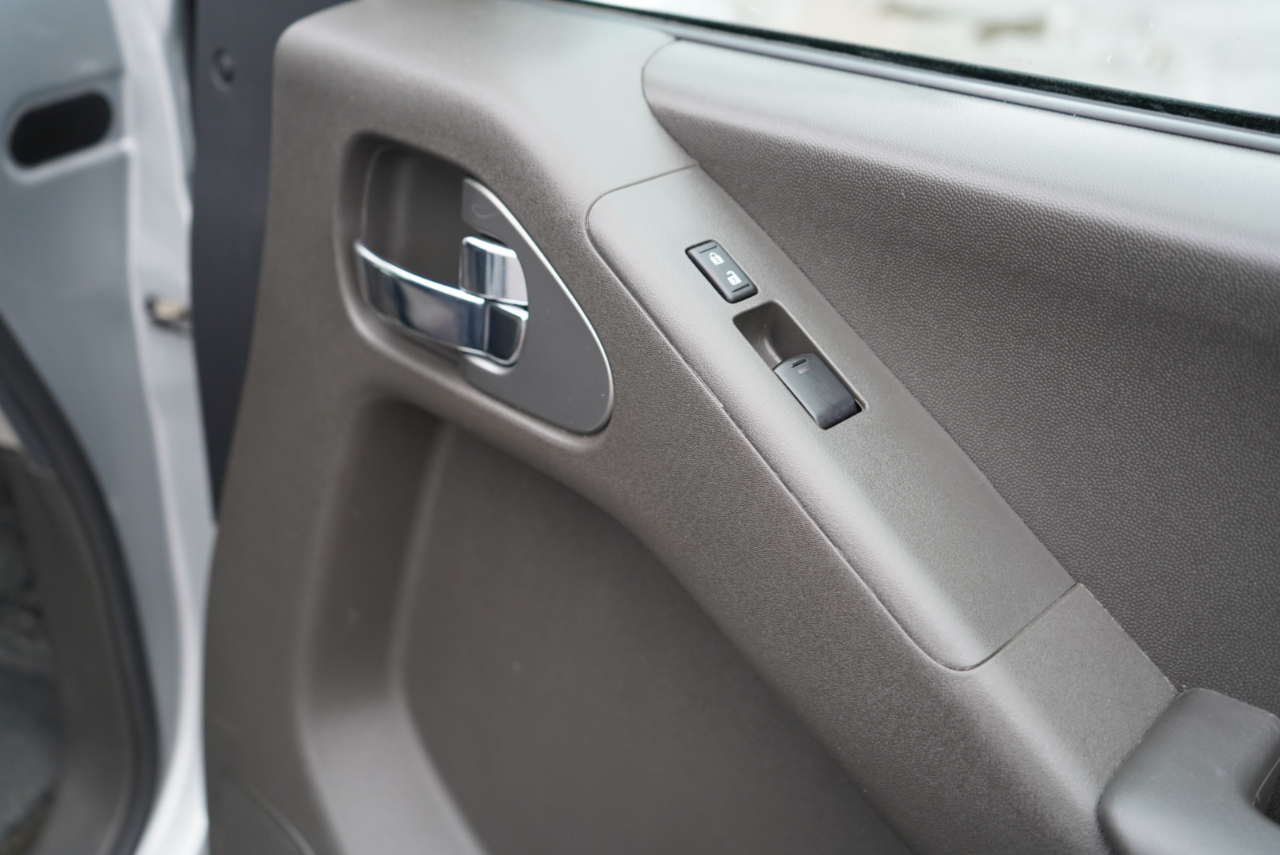 Nissan Frontier 4WD King Cab Auto SV 2013